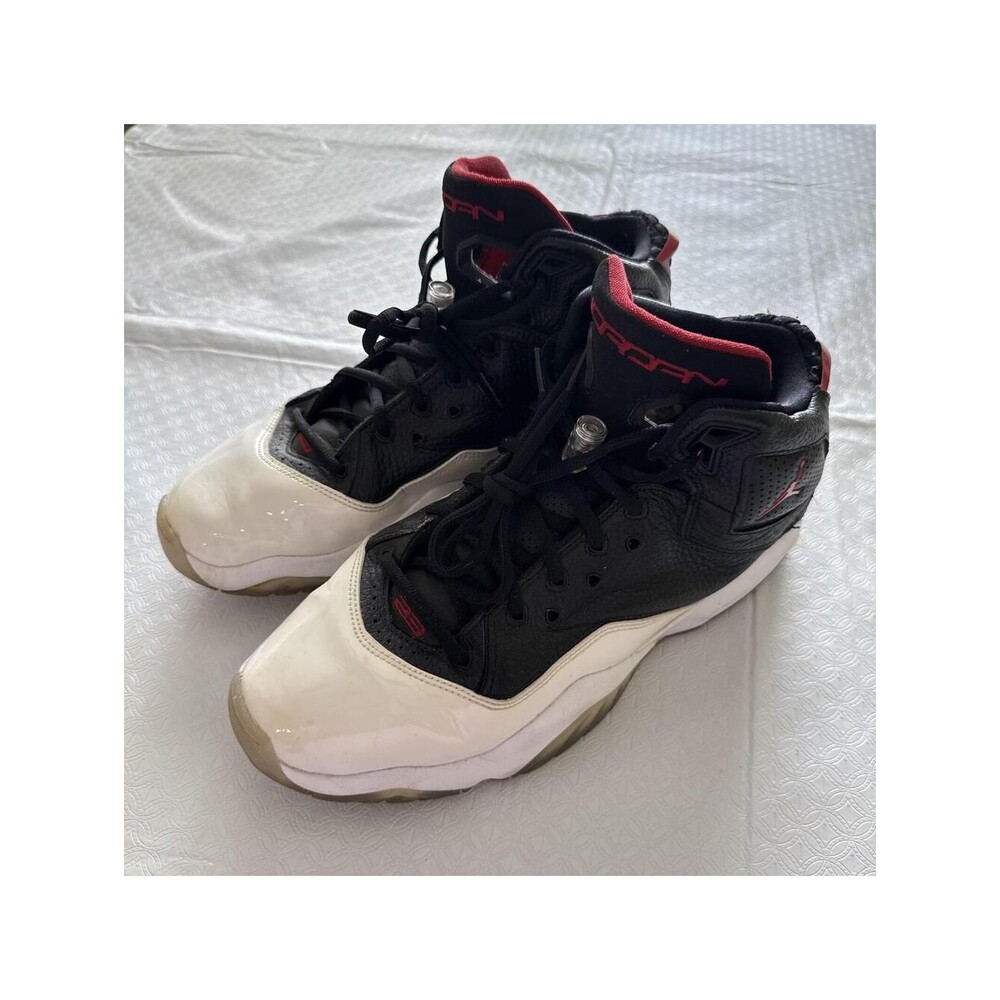Jordan B'Loyal Black/White/Red Basketball Shoes Size 11